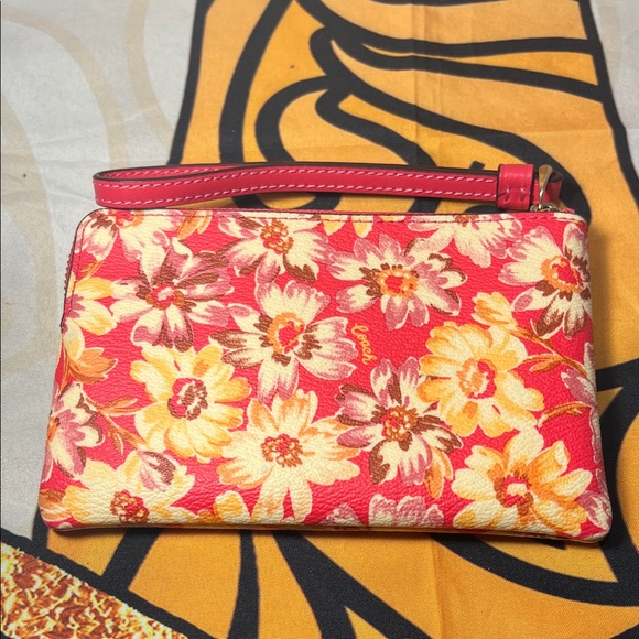 Coach Double Zip Wallet With Vintage Daisy Script Print - Picture 2 of 12